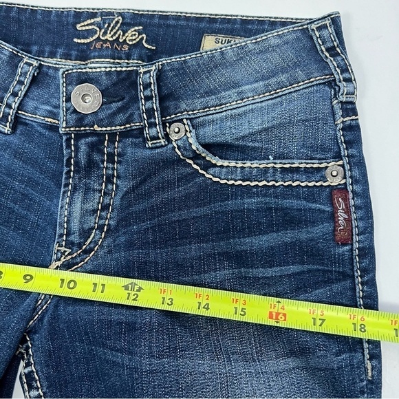 Silver Women’s SUKI Blue Jean Capris Sz 28 (5/6) Distressed Pockets Medium Wash - Picture 11 of 14